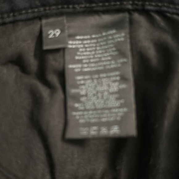J Brand- cropped Ellis Black Code. Size 29 - Picture 3 of 3
